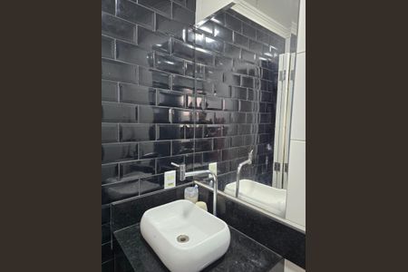 Apartamento à venda com 57m², 2 quartos e 1 vagaBanheiro Social