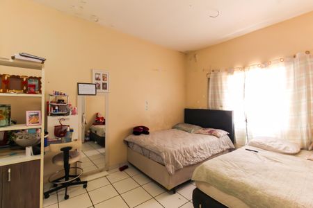 Casa à venda com 230m², 4 quartos e 3 vagas Casa à venda com 230m², 4 quartos e 3 vagasQuarto 1