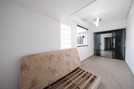 Casa para alugar com 120m², 2 quartos e 1 vagaQuarto