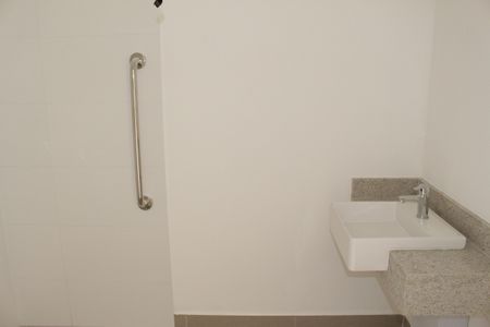 Banheiro de kitnet/studio à venda com 1 quarto, 23m² em Consolação, São Paulo