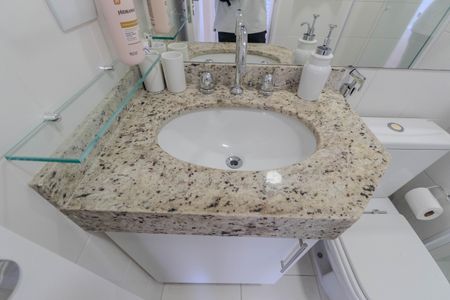 Apartamento à venda com 54m², 2 quartos e 2 vagas Apartamento à venda com 54m², 2 quartos e 2 vagasBanheiro