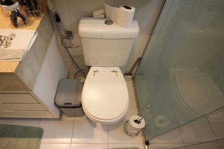 Apartamento para alugar com 146m², 3 quartos e 2 vagas Apartamento para alugar com 146m², 3 quartos e 2 vagasBanheiro da Suíte 1