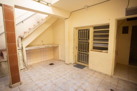 Casa para alugar com 70m², 2 quartos e sem vagaQUINTAL