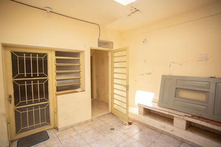 Casa para alugar com 70m², 2 quartos e sem vagaQUINTAL