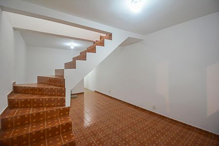 Casa à venda com 134m², 3 quartos e 2 vagas Casa à venda com 134m², 3 quartos e 2 vagasSala