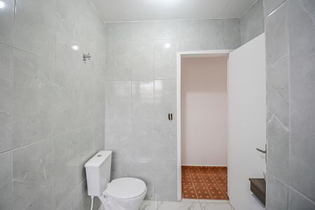 Casa à venda com 134m², 3 quartos e 2 vagas Casa à venda com 134m², 3 quartos e 2 vagasBanheiro