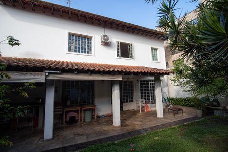 Casa à venda com 290m², 3 quartos e 2 vagasQuintal