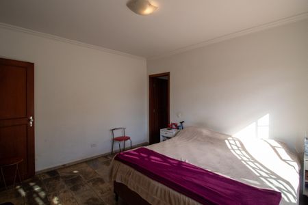 Casa à venda com 290m², 3 quartos e 2 vagasQuarto 2