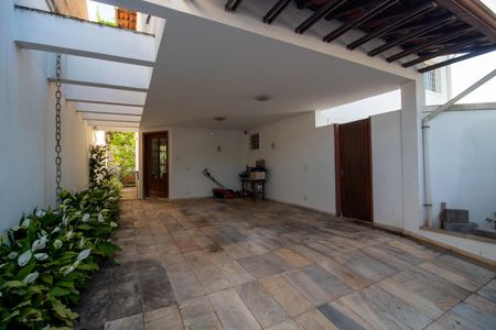 Casa à venda com 290m², 3 quartos e 2 vagasGaragem
