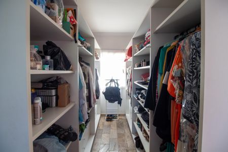 Casa à venda com 290m², 3 quartos e 2 vagasCloset do quarto 2