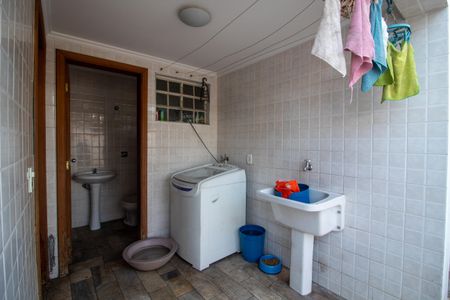 Casa à venda com 290m², 3 quartos e 2 vagasÁrea de Serviço