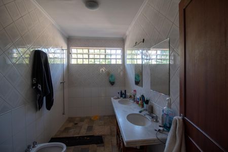 Casa à venda com 290m², 3 quartos e 2 vagasBanheiro do Quarto 2