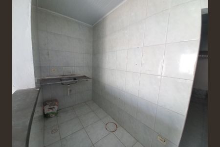 Cozinha de casa para alugar com 1 quarto, 55m² em Vila Jockei Clube, São Vicente