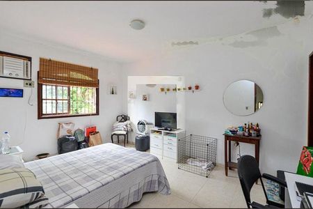 Casa à venda com 3 quartos, 196m² em Itaipu, Niterói