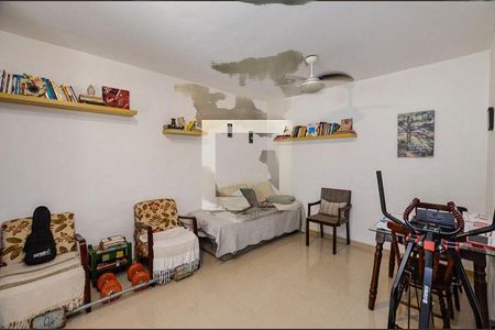 Casa à venda com 3 quartos, 196m² em Itaipu, Niterói