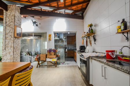 Casa de condomínio à venda com 126m², 3 quartos e 2 vagas Casa de condomínio à venda com 126m², 3 quartos e 2 vagasCozinha 2