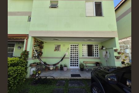 Casa de condomínio à venda com 126m², 3 quartos e 2 vagas Casa de condomínio à venda com 126m², 3 quartos e 2 vagasFachada