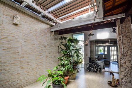 Casa de condomínio à venda com 126m², 3 quartos e 2 vagas Casa de condomínio à venda com 126m², 3 quartos e 2 vagasQuintal