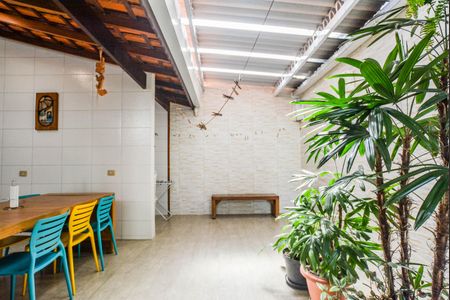 Casa de condomínio à venda com 126m², 3 quartos e 2 vagas Casa de condomínio à venda com 126m², 3 quartos e 2 vagasQuintal