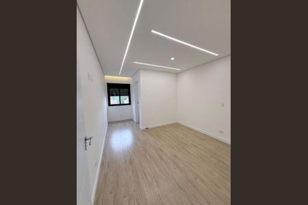 Casa à venda com 4 quartos, 205m² em Vila Gumercindo, São Paulo