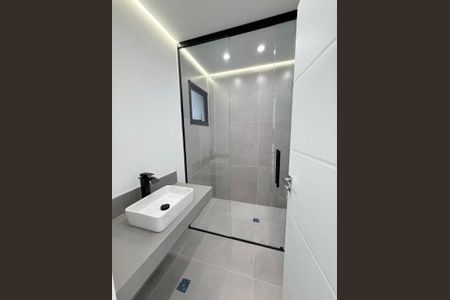 Casa à venda com 4 quartos, 205m² em Vila Gumercindo, São Paulo