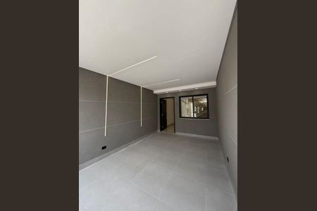 Casa à venda com 4 quartos, 205m² em Vila Gumercindo, São Paulo