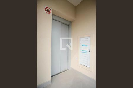 Apartamento à venda com 37m², 2 quartos e sem vagaÁrea Comum - Elevador