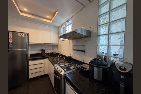 Cozinha de apartamento para alugar com 2 quartos, 65m² em Sagrada Família, Belo Horizonte