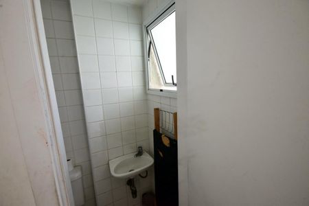 Apartamento à venda com 200m², 3 quartos e 3 vagas Apartamento à venda com 200m², 3 quartos e 3 vagasBanheiro de Serviço