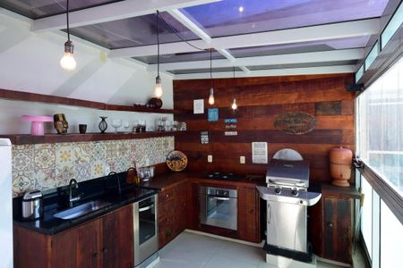 Apartamento à venda com 200m², 3 quartos e 3 vagas Apartamento à venda com 200m², 3 quartos e 3 vagasEspaço Gourmet