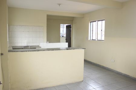 Sala com cozinha americana  de apartamento para alugar com 2 quartos, 75m² em Jardim Baruch, Guarulhos