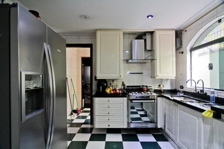 Casa para alugar com 650m², 3 quartos e 3 vagas Casa para alugar com 650m², 3 quartos e 3 vagasCozinha