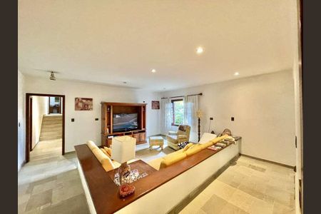 Casa para alugar com 923m², 5 quartos e 10 vagas