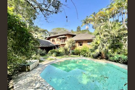 Casa para alugar com 923m², 5 quartos e 10 vagas