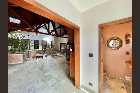 Casa para alugar com 923m², 5 quartos e 10 vagas