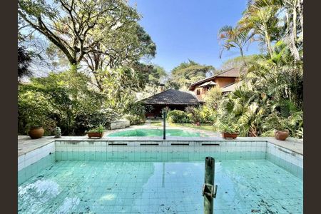 Casa para alugar com 923m², 5 quartos e 10 vagas