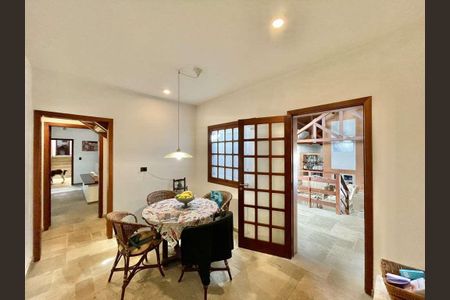 Casa para alugar com 923m², 5 quartos e 10 vagas