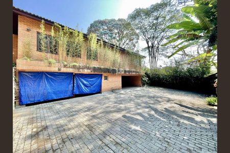 Casa para alugar com 923m², 5 quartos e 10 vagas