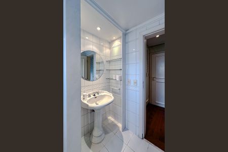 Apartamento para alugar com 375m², 4 quartos e 5 vagas Apartamento para alugar com 375m², 4 quartos e 5 vagasBanheiro da Suíte 3