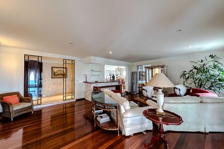 Apartamento para alugar com 375m², 4 quartos e 5 vagas Apartamento para alugar com 375m², 4 quartos e 5 vagasSala