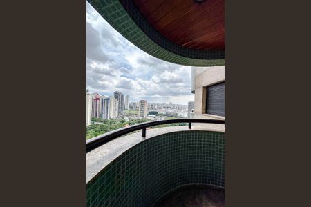 Apartamento para alugar com 375m², 4 quartos e 5 vagas Apartamento para alugar com 375m², 4 quartos e 5 vagasVaranda da Suíte 2