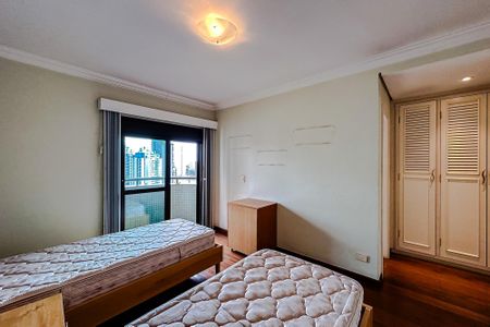 Apartamento para alugar com 375m², 4 quartos e 5 vagas Apartamento para alugar com 375m², 4 quartos e 5 vagasQuarto 3 - Suíte