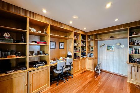 Apartamento para alugar com 375m², 4 quartos e 5 vagas Apartamento para alugar com 375m², 4 quartos e 5 vagasEscritório