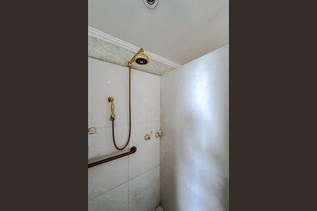 Apartamento para alugar com 375m², 4 quartos e 5 vagas Apartamento para alugar com 375m², 4 quartos e 5 vagasBanheiro da Suíte 1