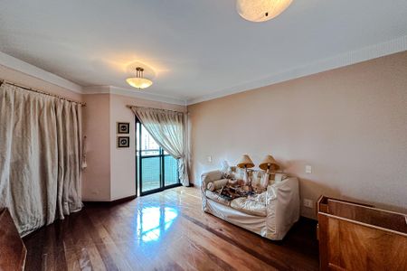 Apartamento para alugar com 375m², 4 quartos e 5 vagas Apartamento para alugar com 375m², 4 quartos e 5 vagasQuarto 1 - Suíte