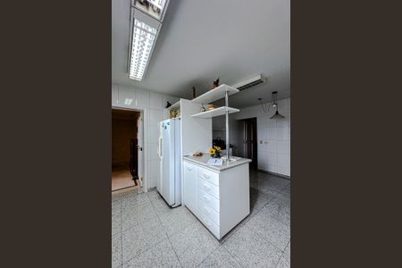 Apartamento para alugar com 375m², 4 quartos e 5 vagas Apartamento para alugar com 375m², 4 quartos e 5 vagasCozinha