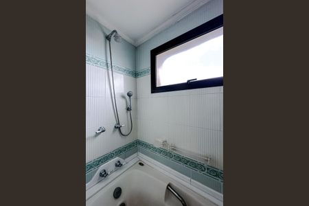 Apartamento para alugar com 375m², 4 quartos e 5 vagas Apartamento para alugar com 375m², 4 quartos e 5 vagasBanheiro da Suíte 4