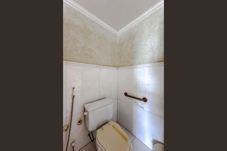 Apartamento para alugar com 375m², 4 quartos e 5 vagas Apartamento para alugar com 375m², 4 quartos e 5 vagasBanheiro da Suíte 1