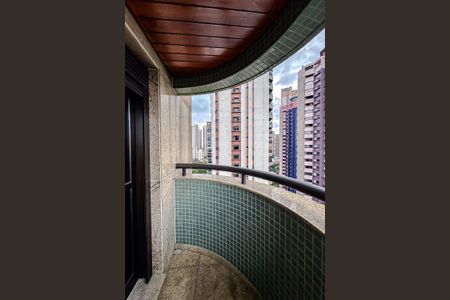 Apartamento para alugar com 375m², 4 quartos e 5 vagas Apartamento para alugar com 375m², 4 quartos e 5 vagasVaranda da Suíte 4