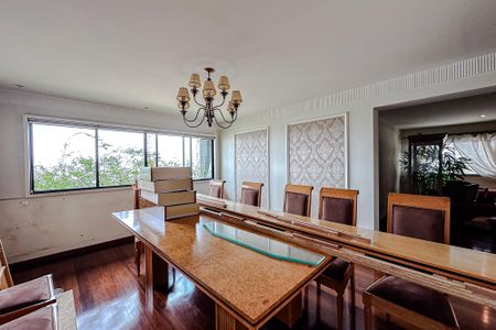 Apartamento para alugar com 375m², 4 quartos e 5 vagas Apartamento para alugar com 375m², 4 quartos e 5 vagasSala de Jantar